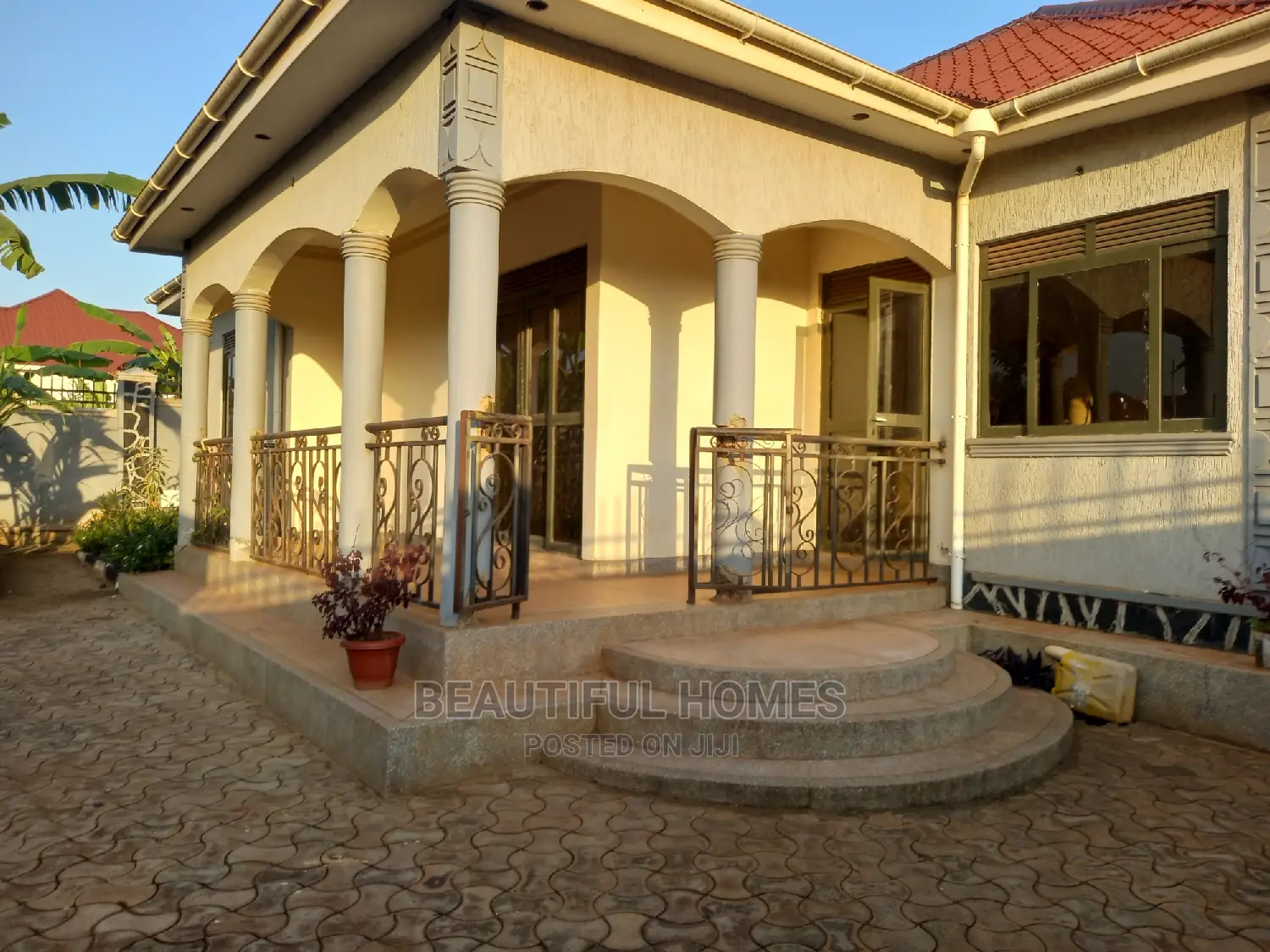 Furnished 4bdrm Bungalow in Kira for Sale