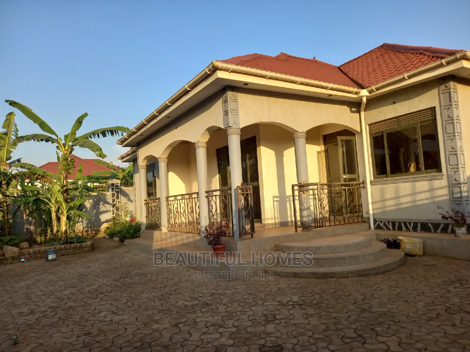 Furnished 4bdrm Bungalow in Kira for Sale