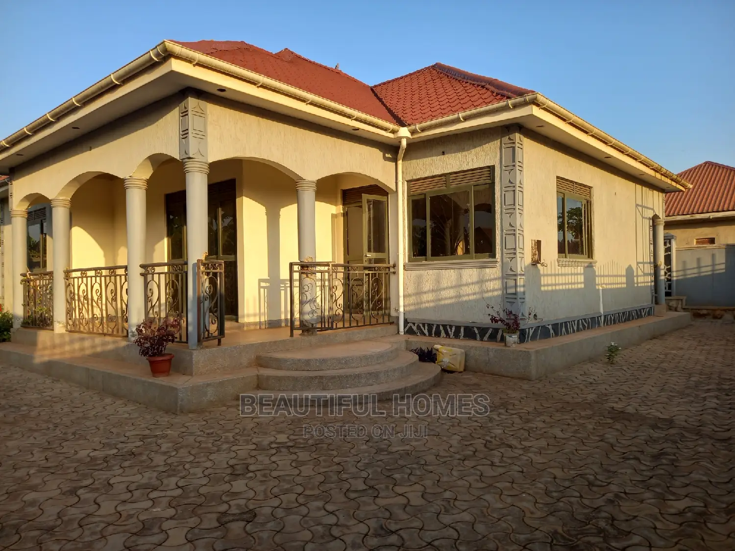 Furnished 4bdrm Bungalow in Kira for Sale