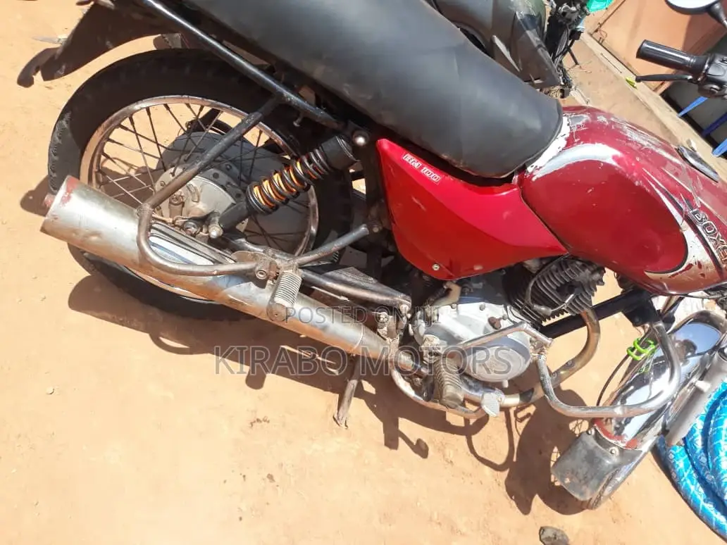 Bajaj Boxer 2018 Purple