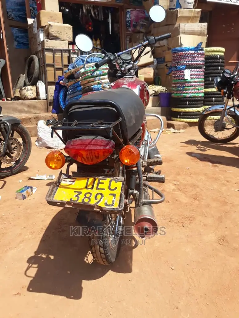 Bajaj Boxer 2018 Purple