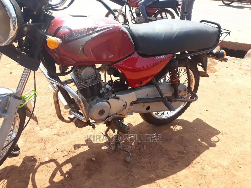 Bajaj Boxer 2018 Purple