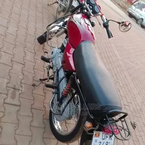 New Bajaj Boxer 2022 Brown