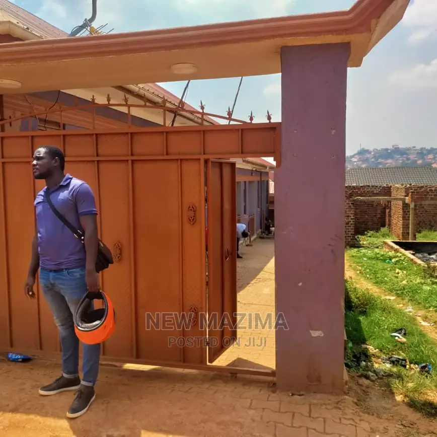6bdrm House in Salaama Munyonyo Rd, Central Division for Sale
