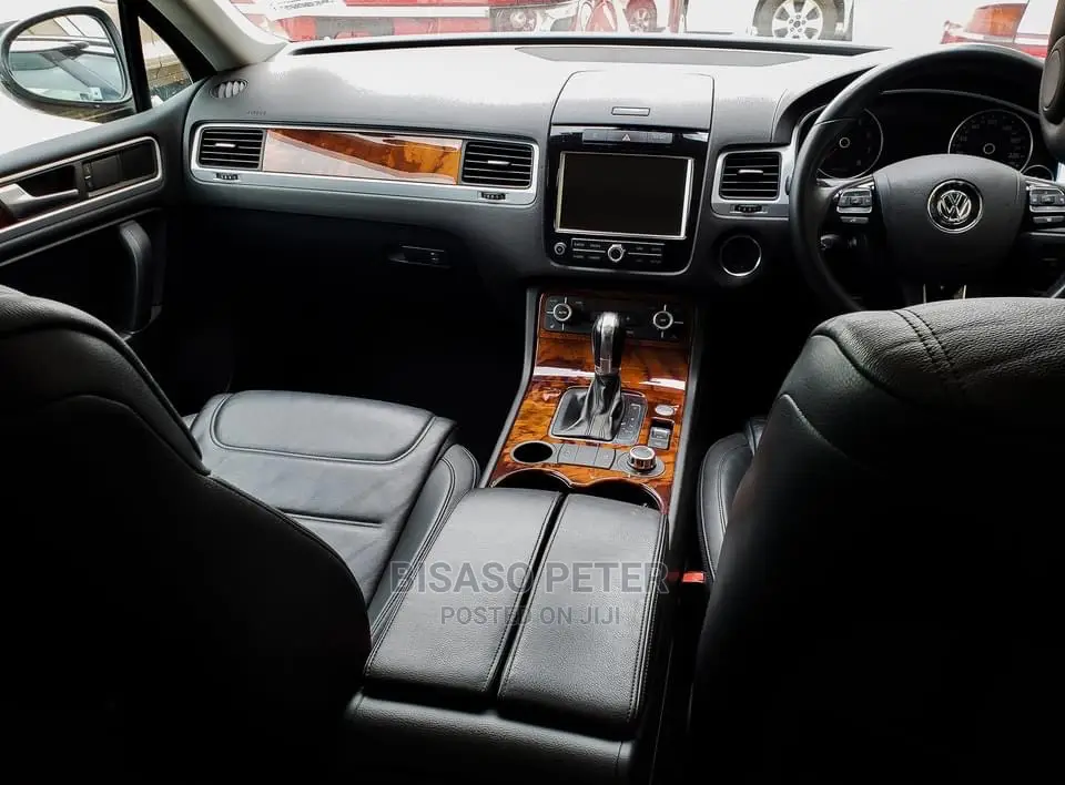 Volkswagen Touareg V6 Sport 2013 Brown