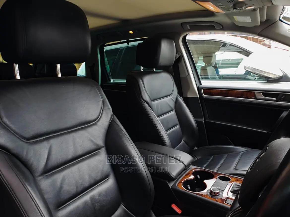 Volkswagen Touareg V6 Sport 2013 Brown