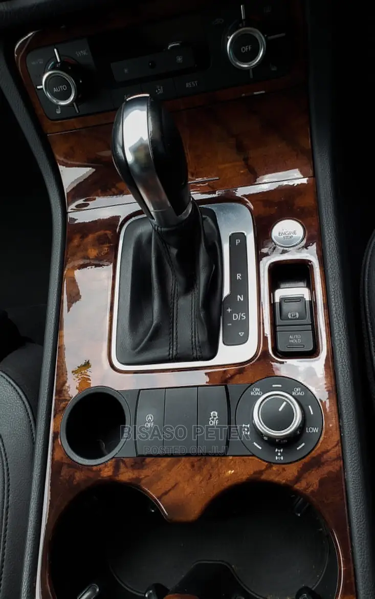 Volkswagen Touareg V6 Sport 2013 Brown