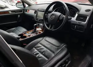 Volkswagen Touareg V6 Sport 2013 Brown