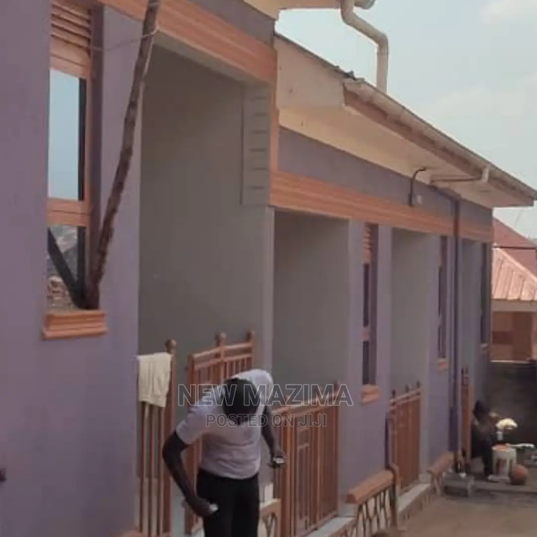 6bdrm House in Salaama Munyonyo Rd, Central Division for Sale