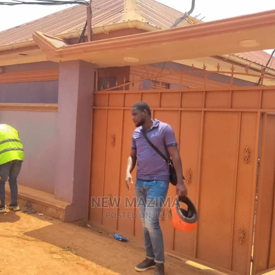 6bdrm House in Salaama Munyonyo Rd, Central Division for Sale