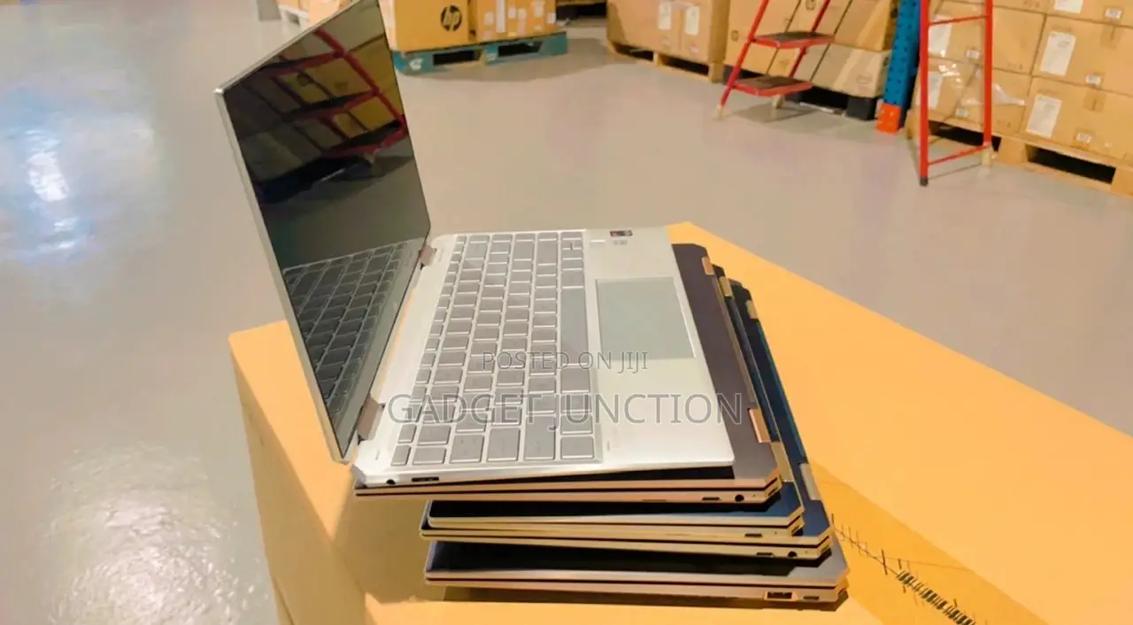 New Laptop HP Spectra 13 8GB Intel Core I5 SSD 512GB