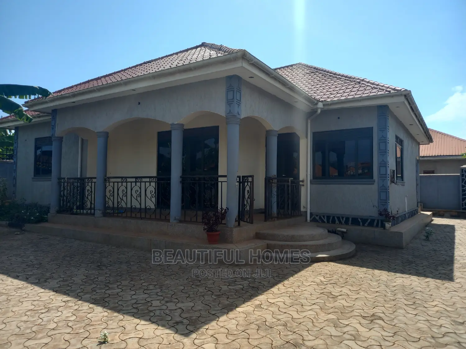 Furnished 4bdrm Bungalow in Kira for Sale