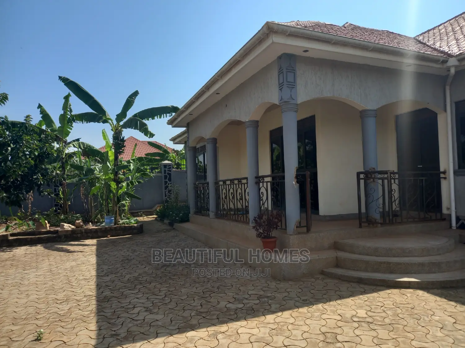 Furnished 4bdrm House in Kira for Sale
