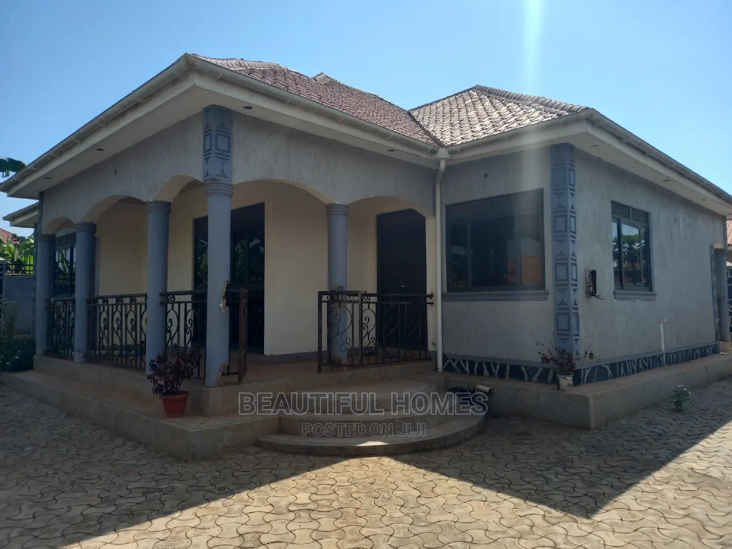 Furnished 4bdrm House in Kira for Sale