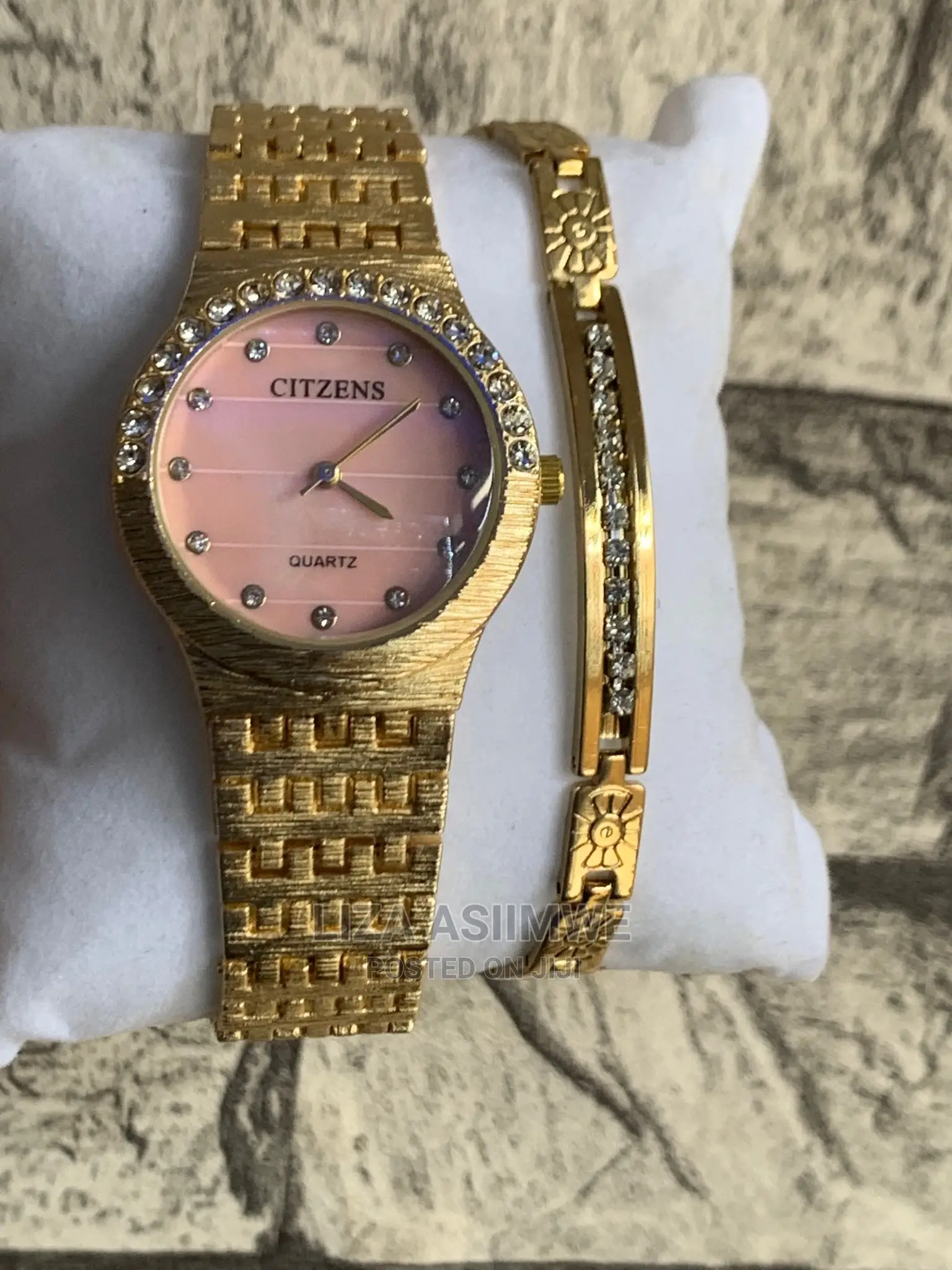 Lady’S Simple Watches and Bracelet Available