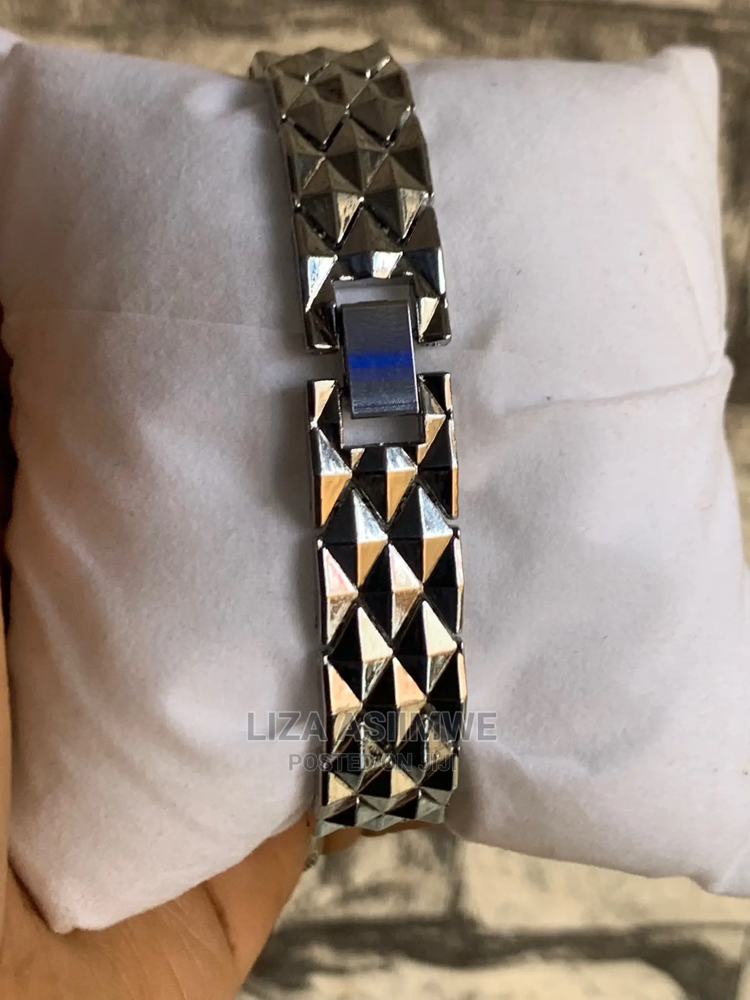 Simple Lady Watches Available