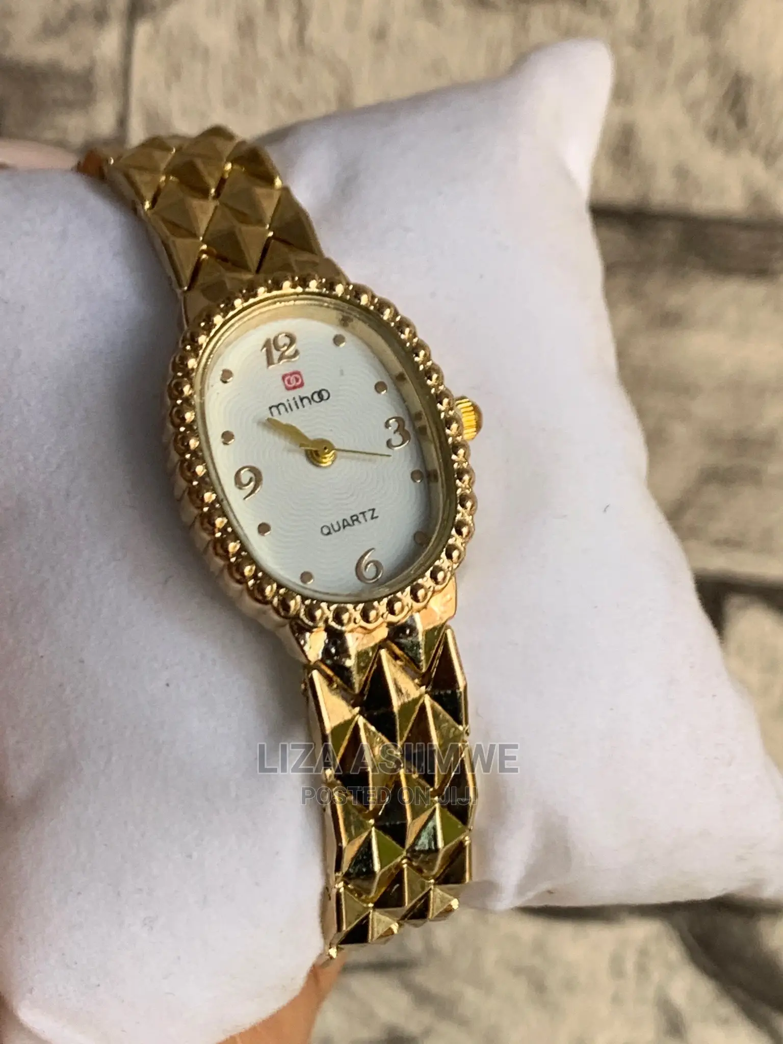 Simple Lady Watches Available at a Good Affordable Price