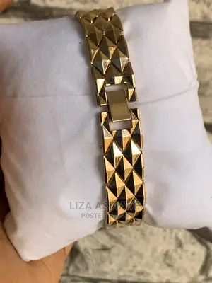Simple Lady Watches Available at a Good Affordable Price