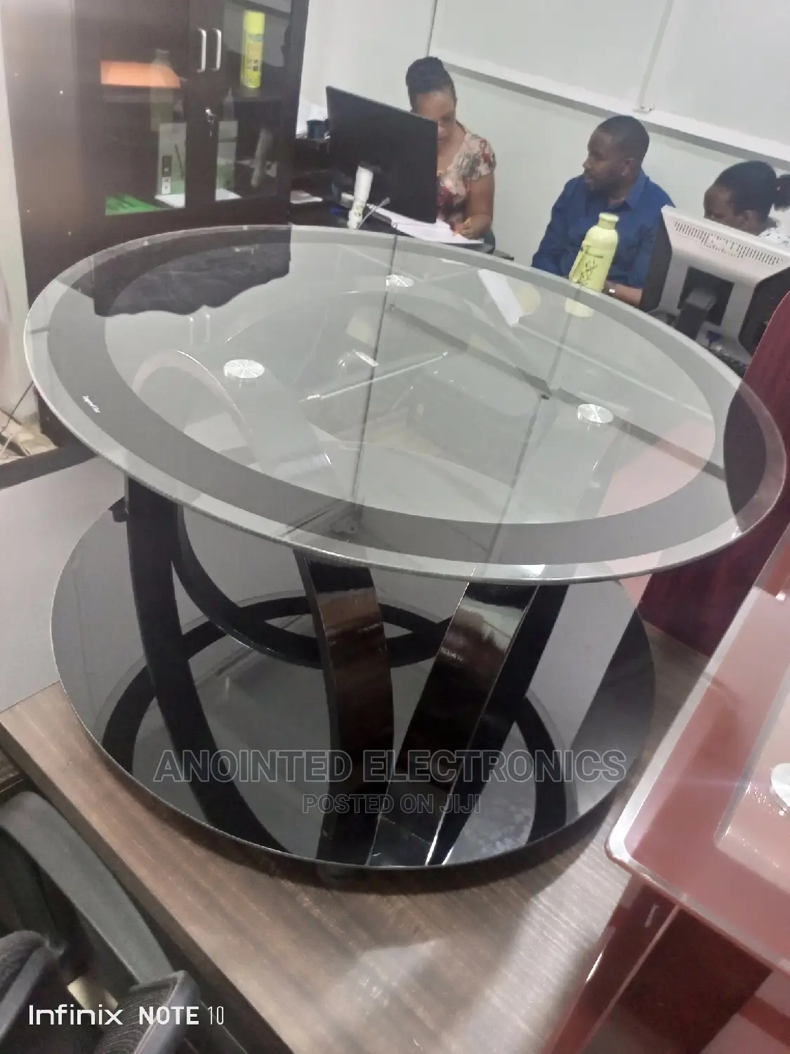 Ovel Glass Round Table