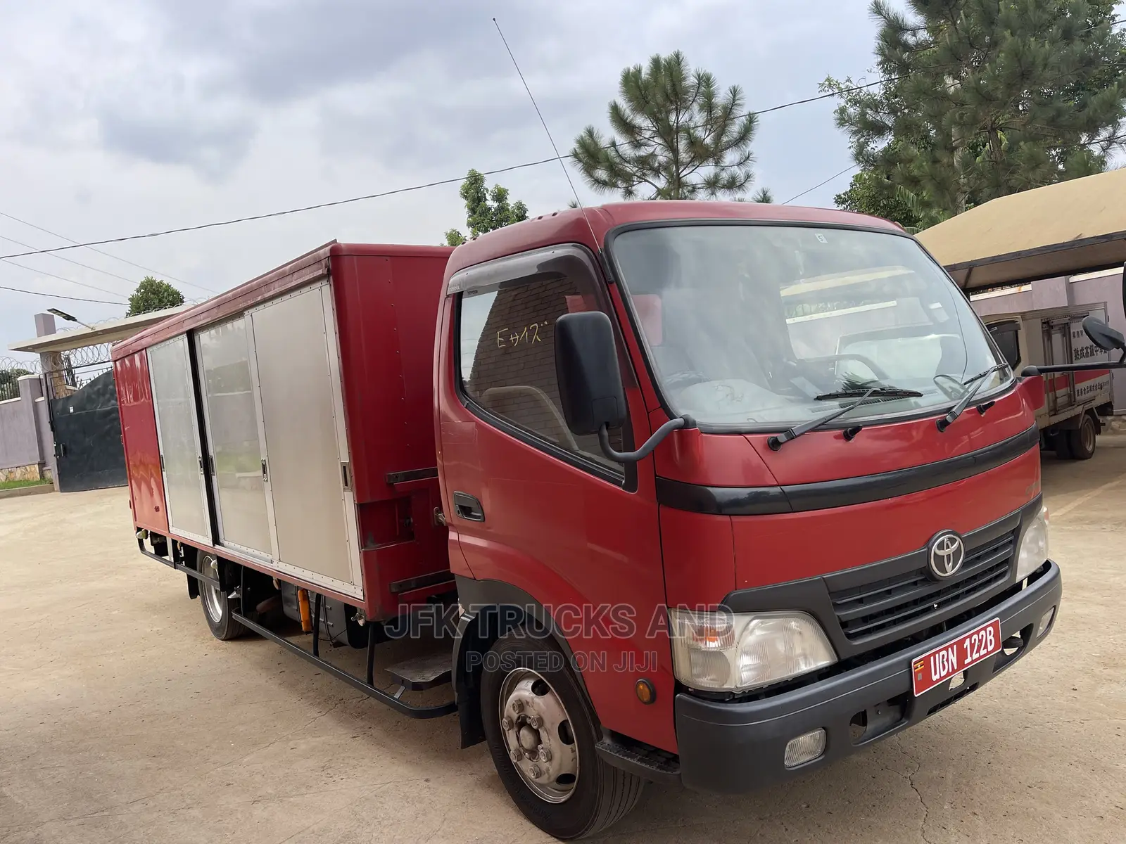 Toyota/Dyana Delivery Truck