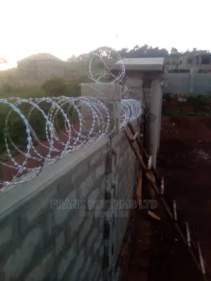 Razor Wire/ Barbed Wire Fencing