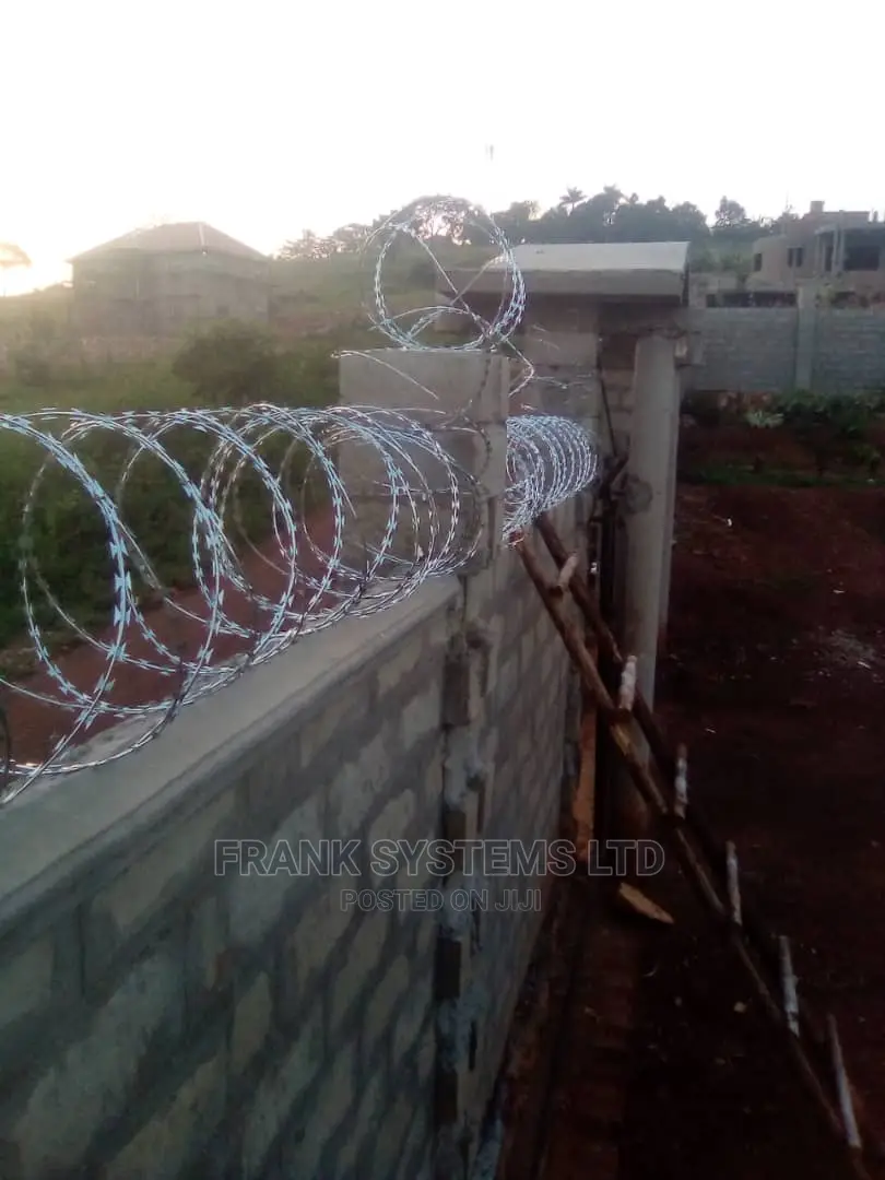 Razor Wire/ Barbed Wire Fencing