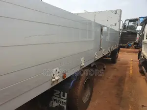 Isuzu Truck With 6he1-1engine
