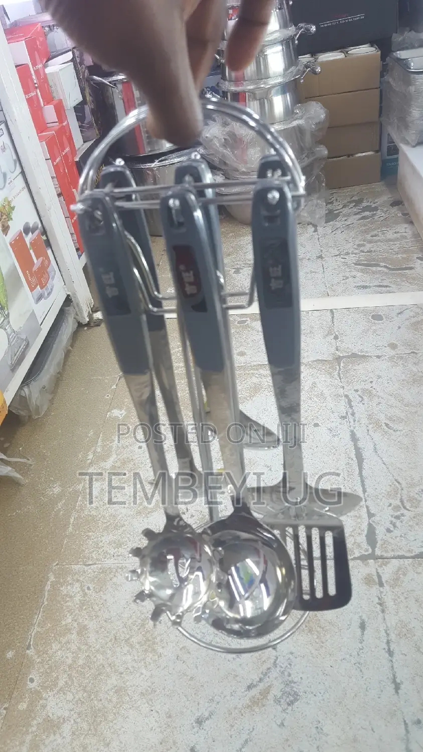 Set of 6 Serving Spoons With Insulated Handles