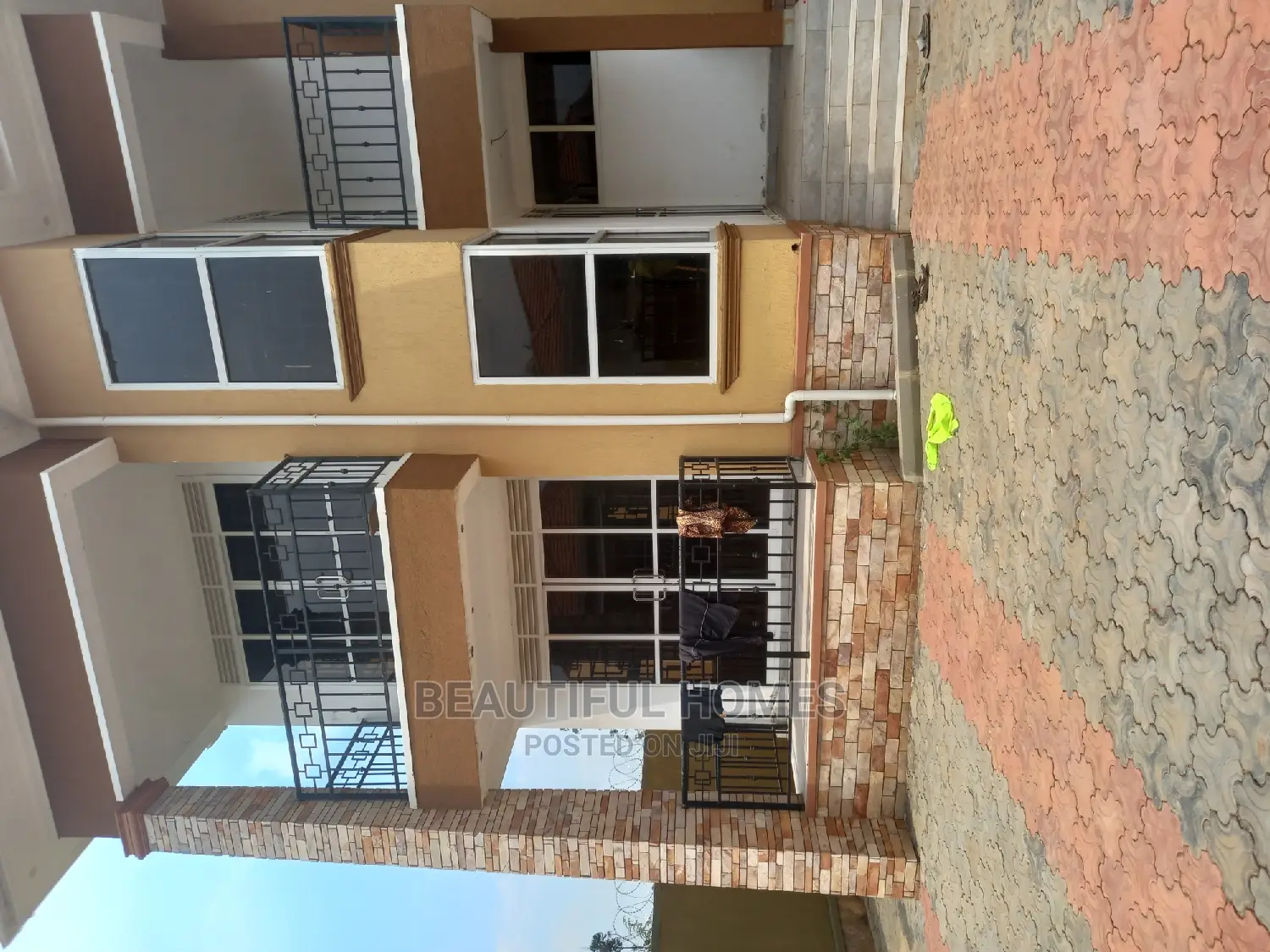 Furnished 4bdrm Duplex in Najjera, Central Division for Sale
