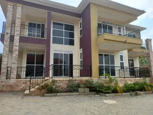 Furnished 6bdrm House in Kira Tarmack for Sale