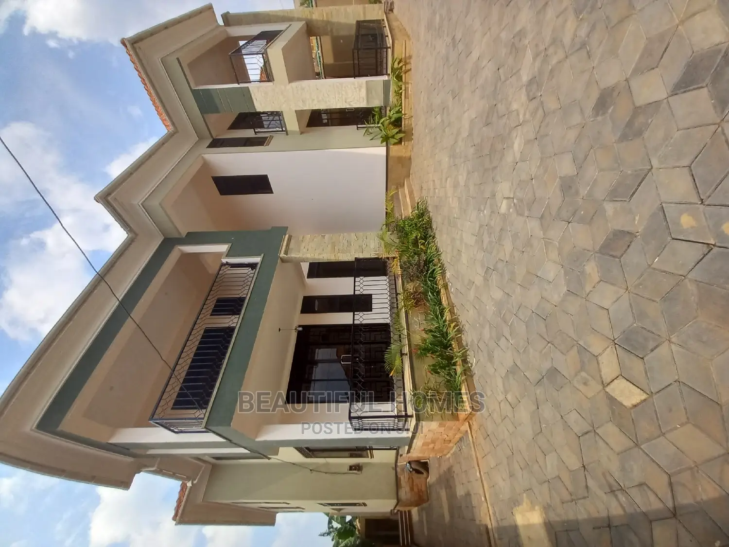 Furnished 5bdrm House in Kira for Sale