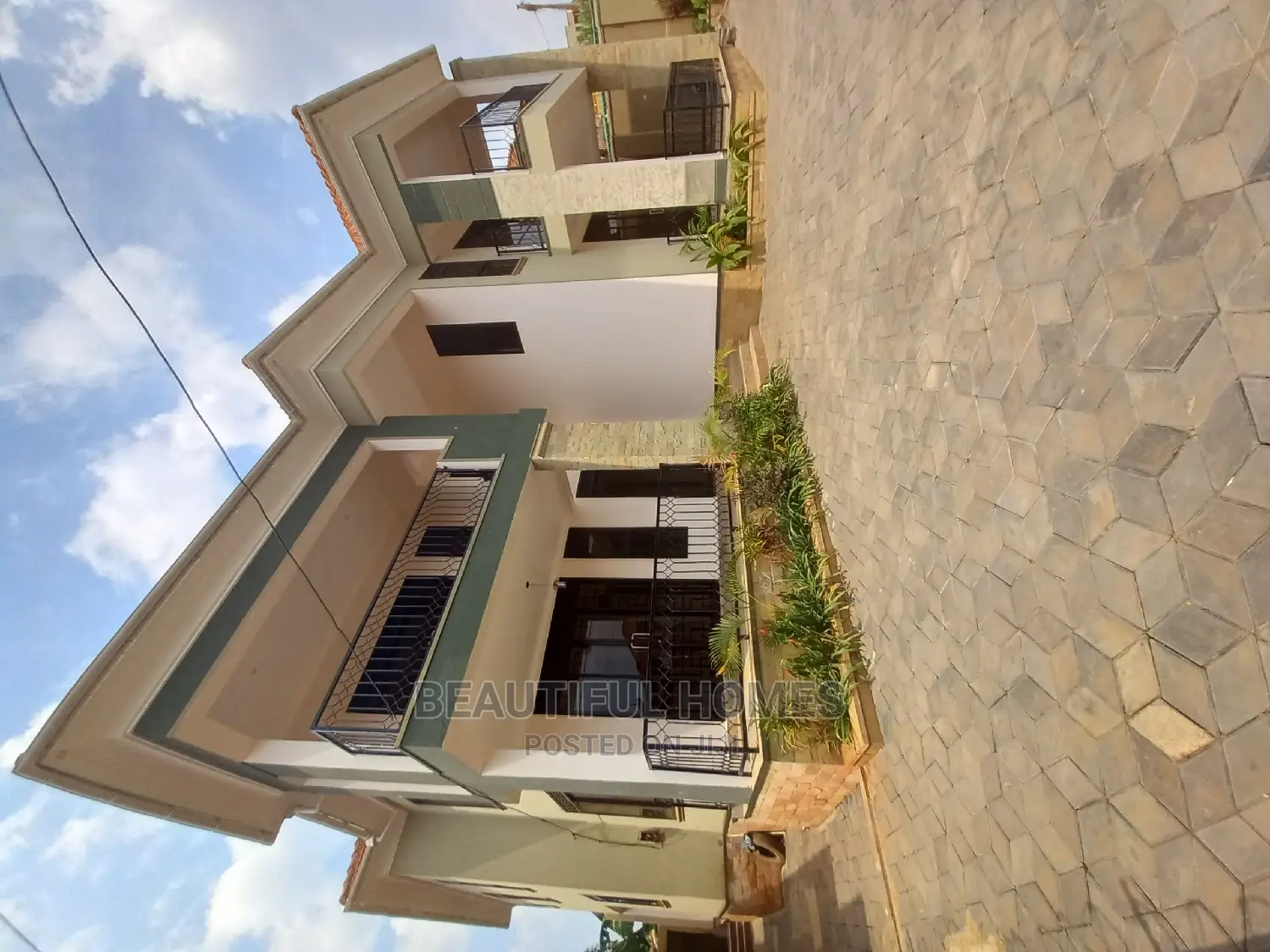 Furnished 5bdrm House in Kira for Sale