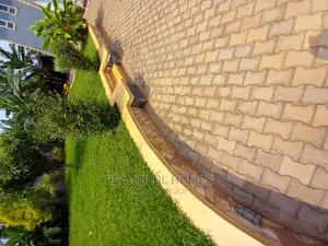 Furnished 5bdrm House in Kira for Sale