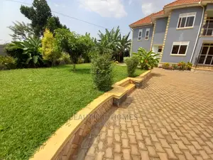 Furnished 5bdrm Duplex in Kira for Sale
