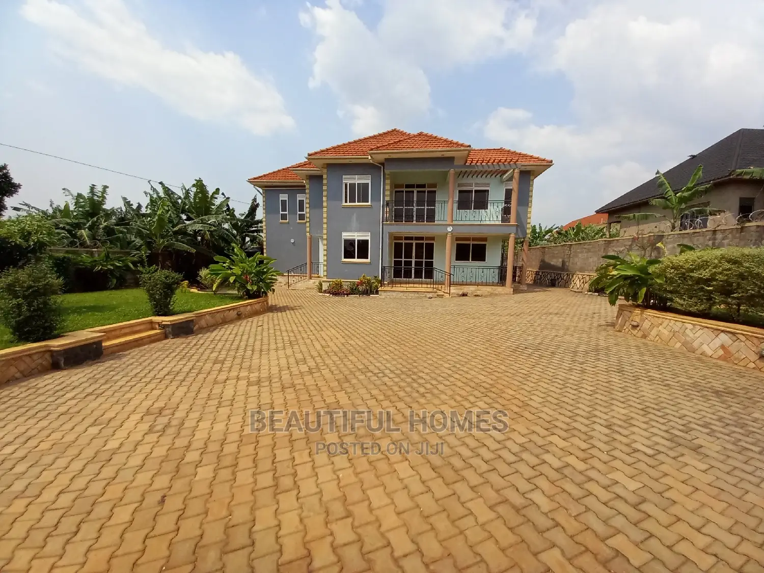 Furnished 5bdrm Mansion in Kira for Sale