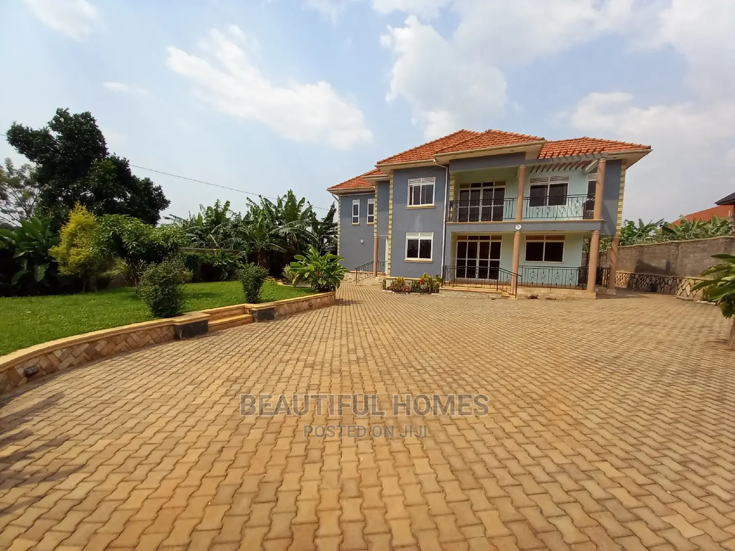 Furnished 5bdrm Mansion in Kira for Sale