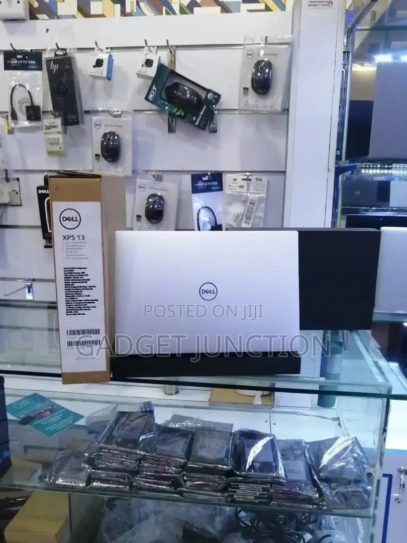 New Laptop Dell XPS 15 (9530) 16GB Intel Core I7 SSD 512GB