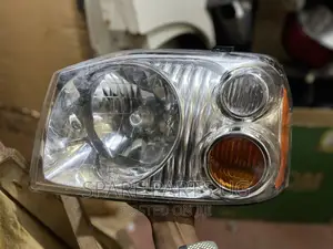 Nissan Hardbody 2003 - 2019 Headlight