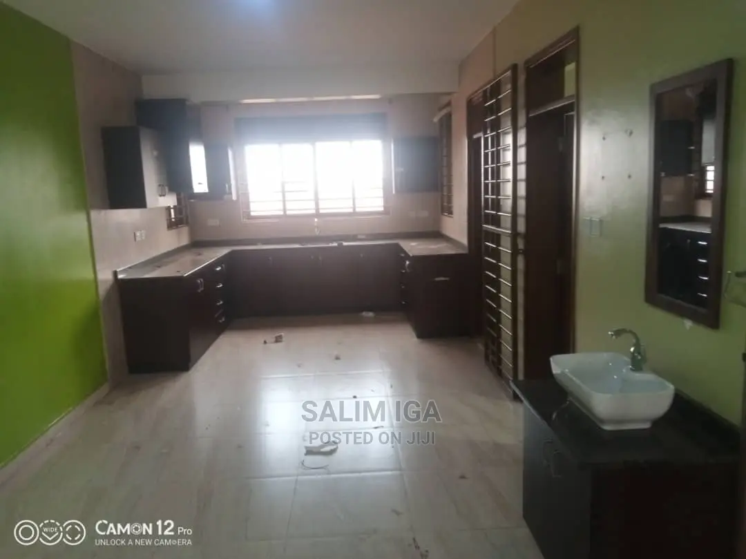 3bdrm Apartment in Kololo Property, Central Division for Rent