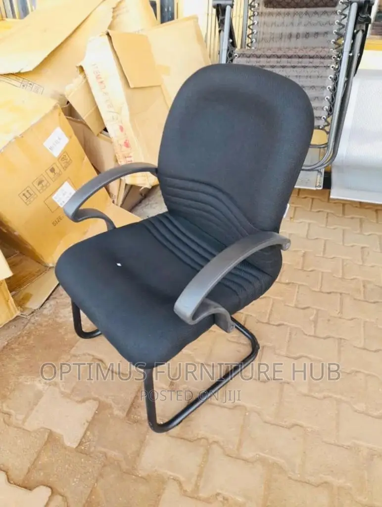 Fabric Cushioned Visitor Chair