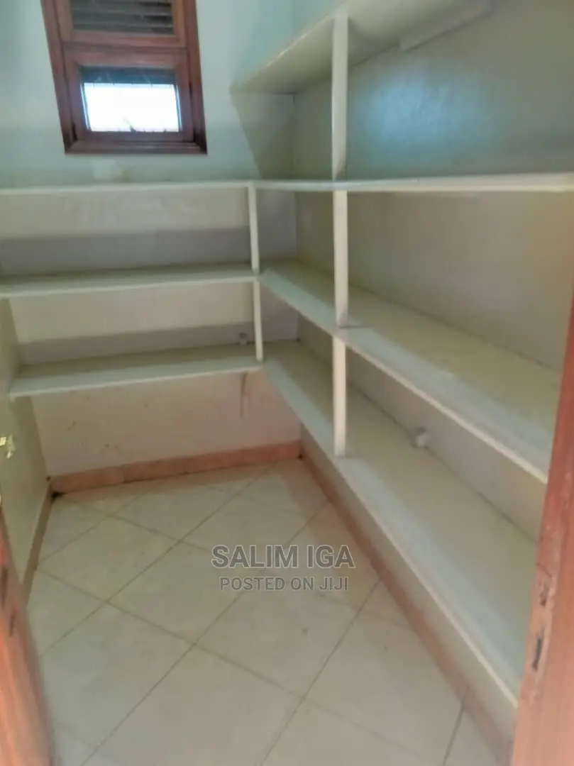 6bdrm Duplex in Kololo Property, Central Division for Rent