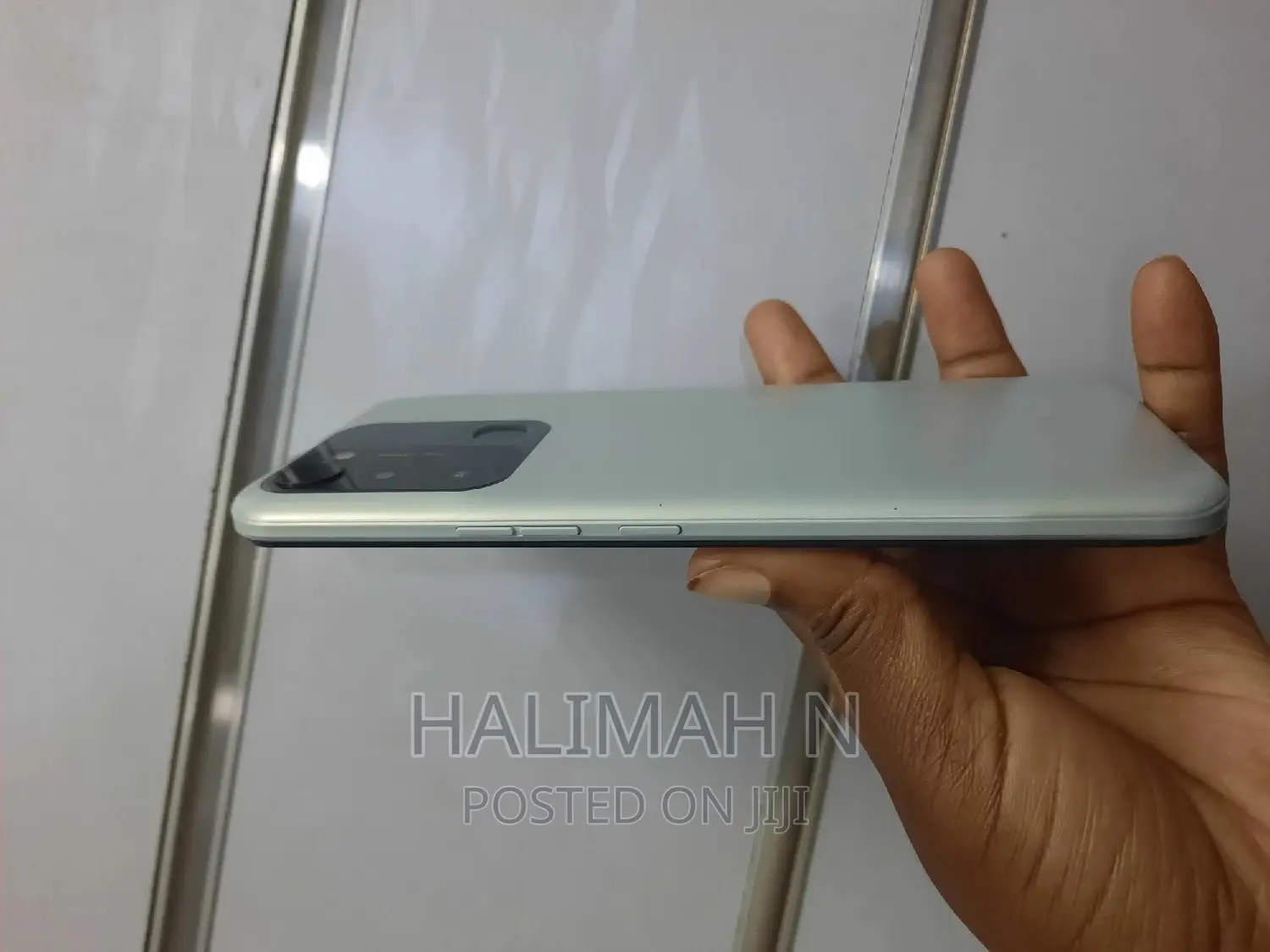 New Tecno Spark 8C 64 GB White