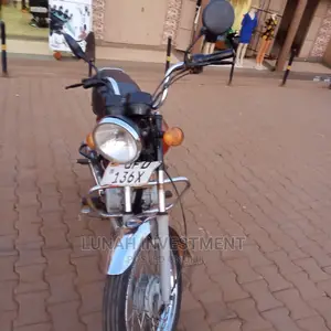 Bajaj Boxer 2021 Purple