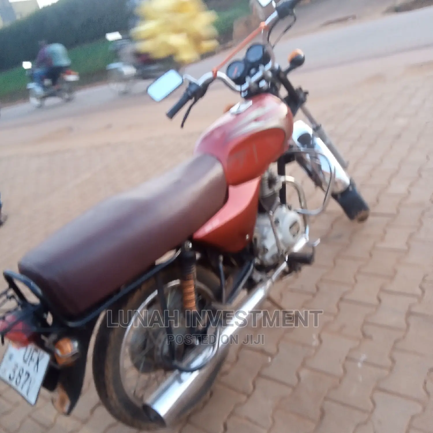 New Bajaj Avenger 180 2023 Brown