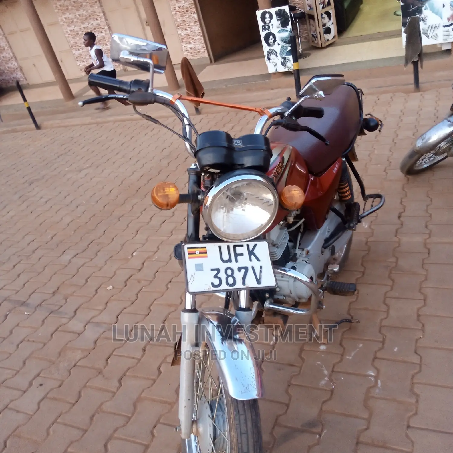 New Bajaj Avenger 180 2023 Brown