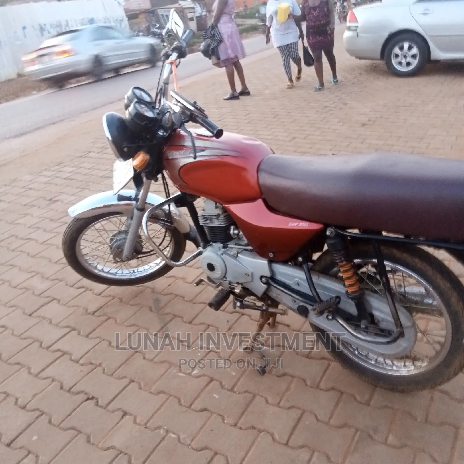 New Bajaj Avenger 180 2023 Brown