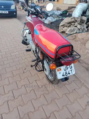 New Bajaj Boxer 2023 Green