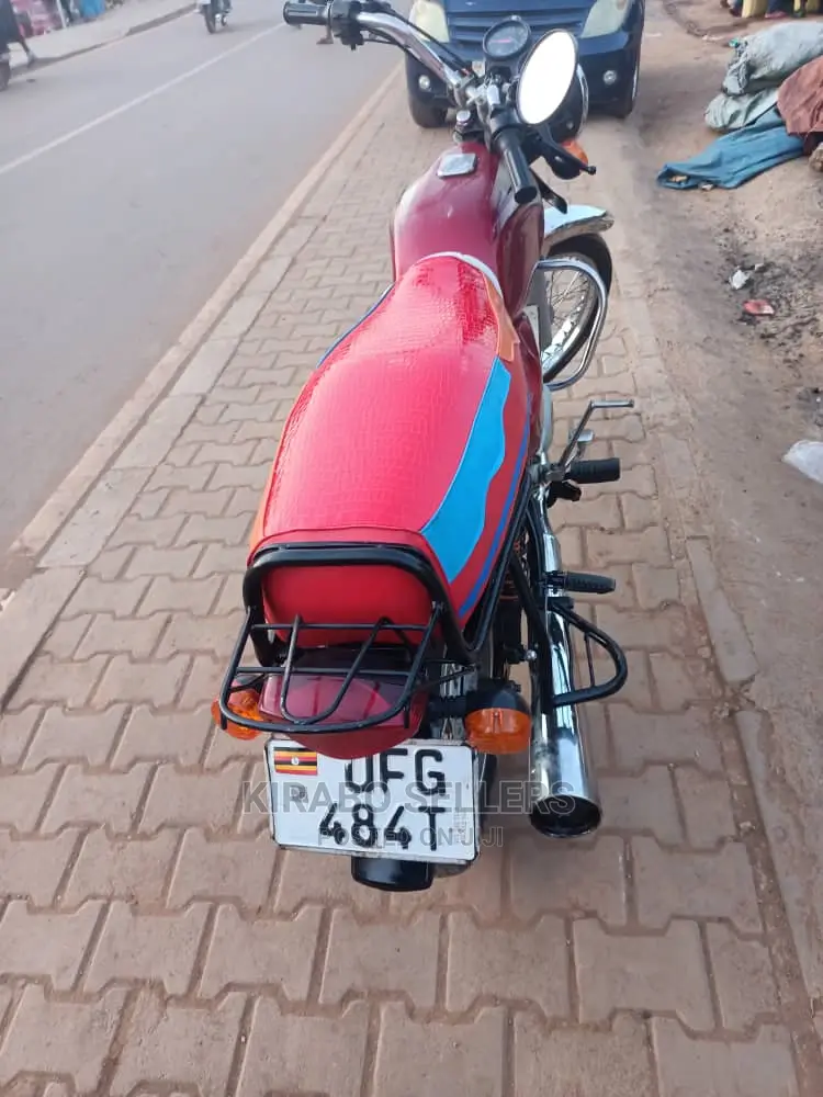 New Bajaj Boxer 2023 Green