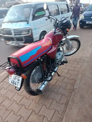New Bajaj Boxer 2023 Green