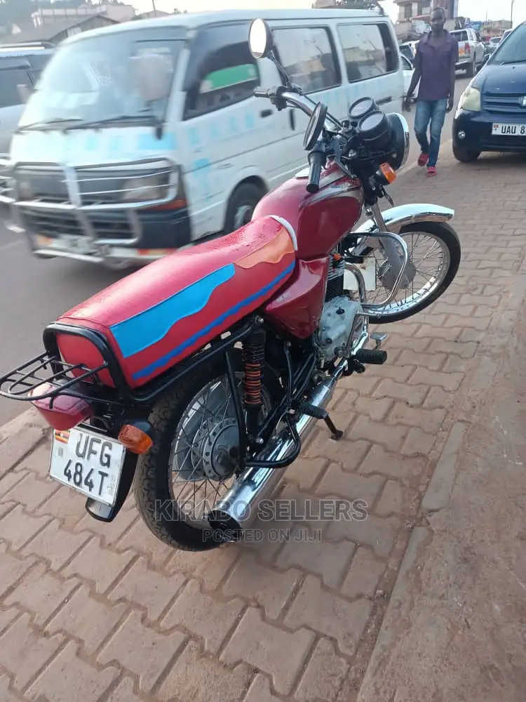 New Bajaj Boxer 2023 Green